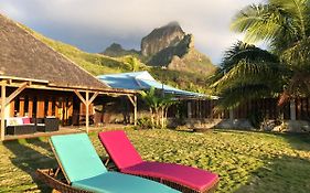 Bora Bora Waterfront Sunrise Villa